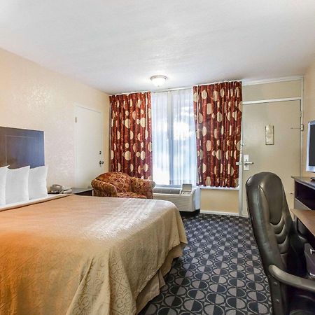 Quality Inn Ada Near University מראה חיצוני תמונה