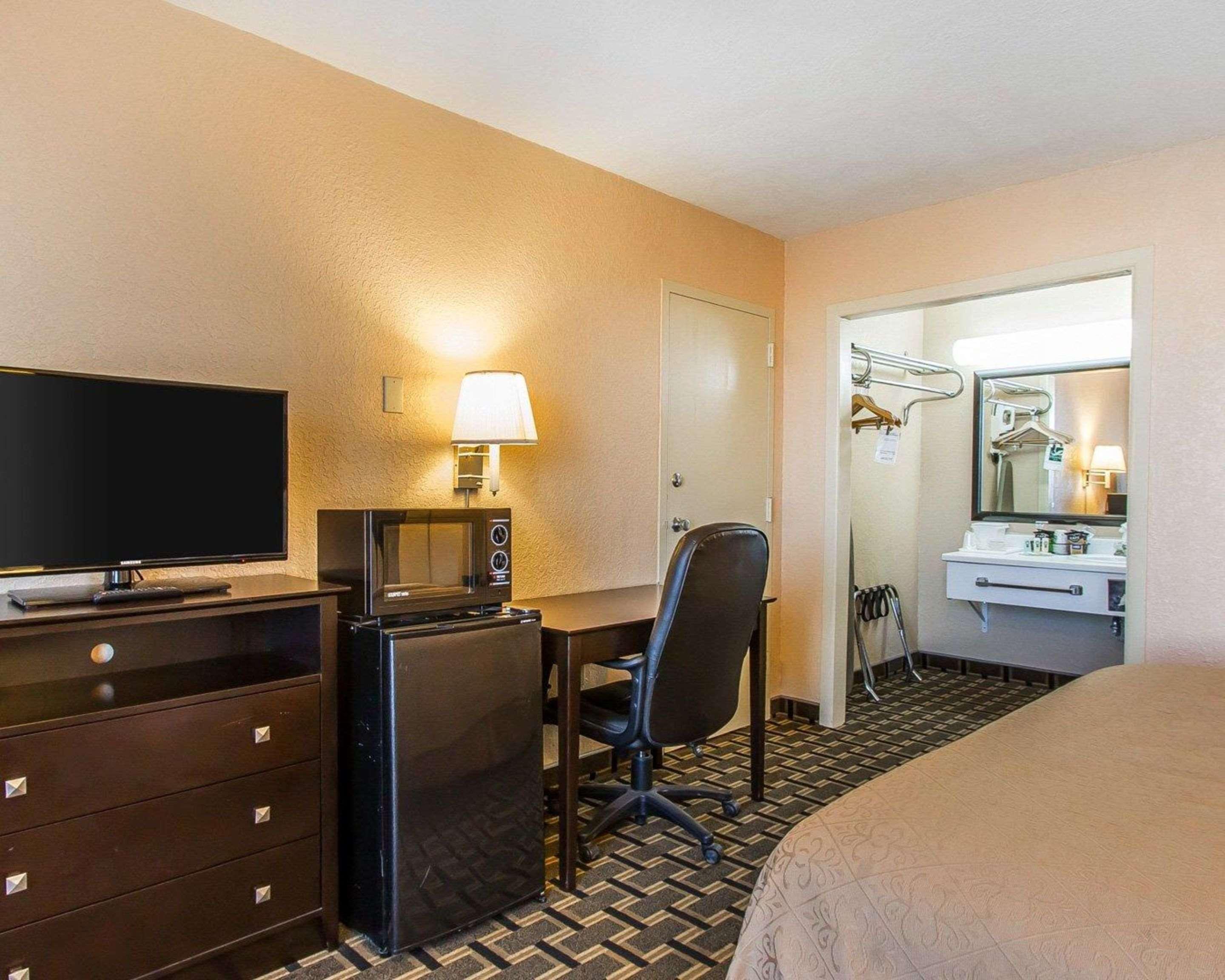 Quality Inn Ada Near University מראה חיצוני תמונה
