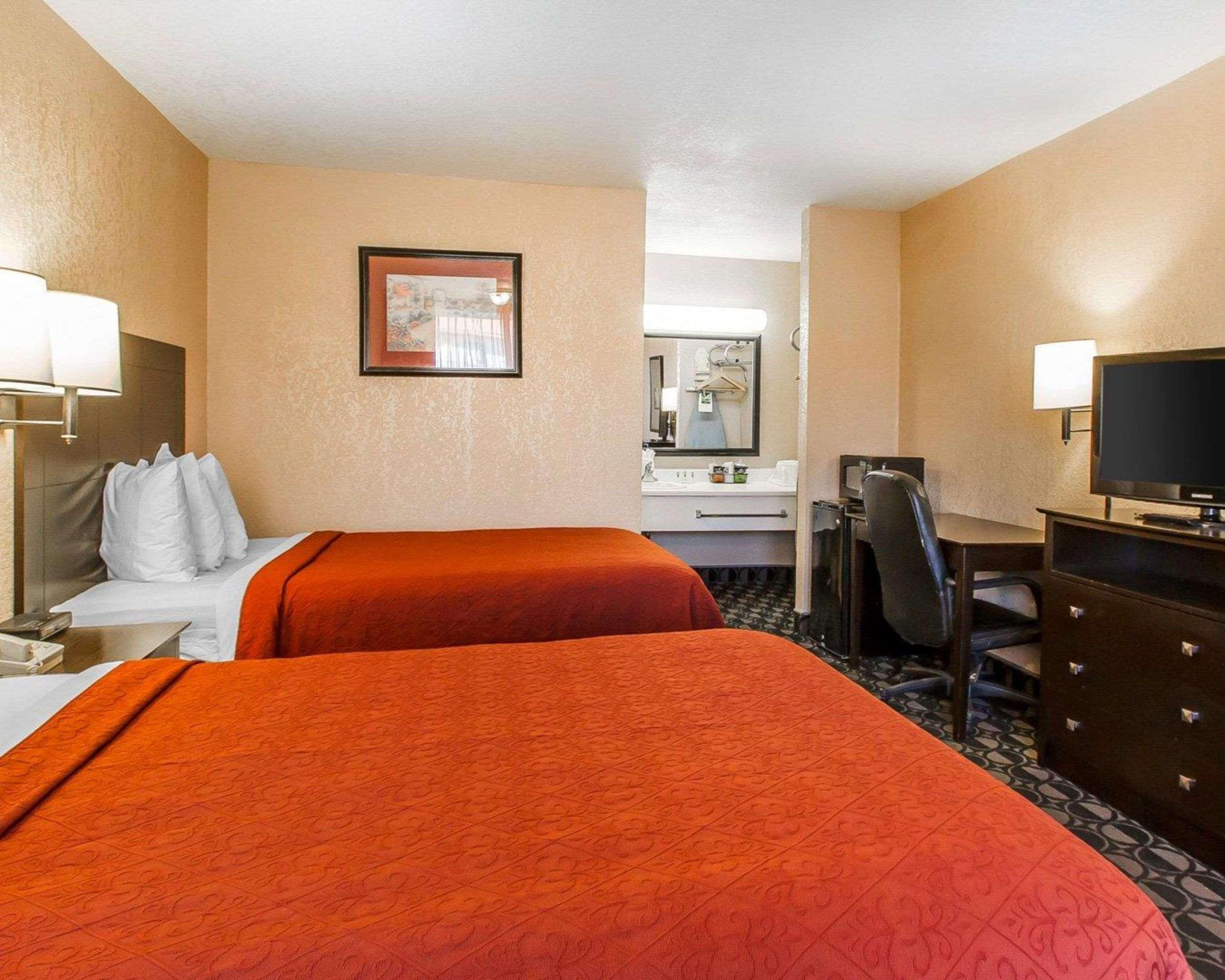 Quality Inn Ada Near University מראה חיצוני תמונה
