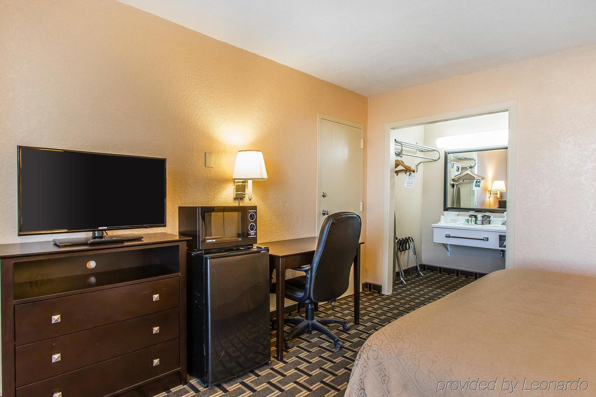 Quality Inn Ada Near University מראה חיצוני תמונה